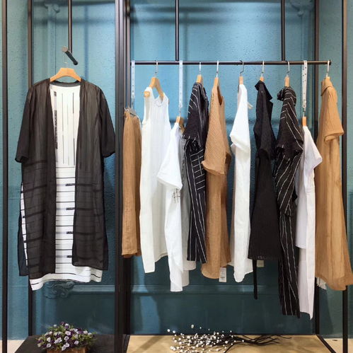 精品特惠，蔓润秀 杭州一线女装品牌，夏季折扣与加盟直供的财富新机遇