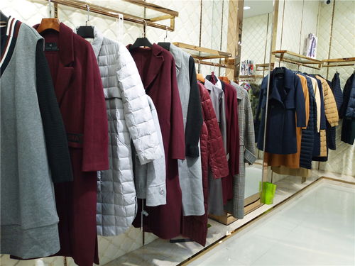 杭州华人杰女装 冬装时尚大气，品牌尾货折扣精选